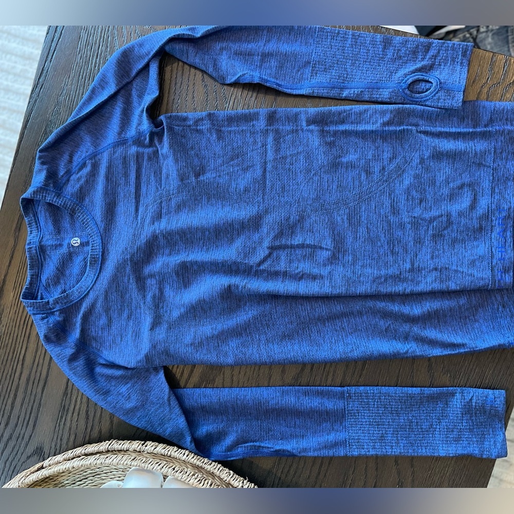 Lululemon Swiftly Tech Long-Sleeve, Blue, 6